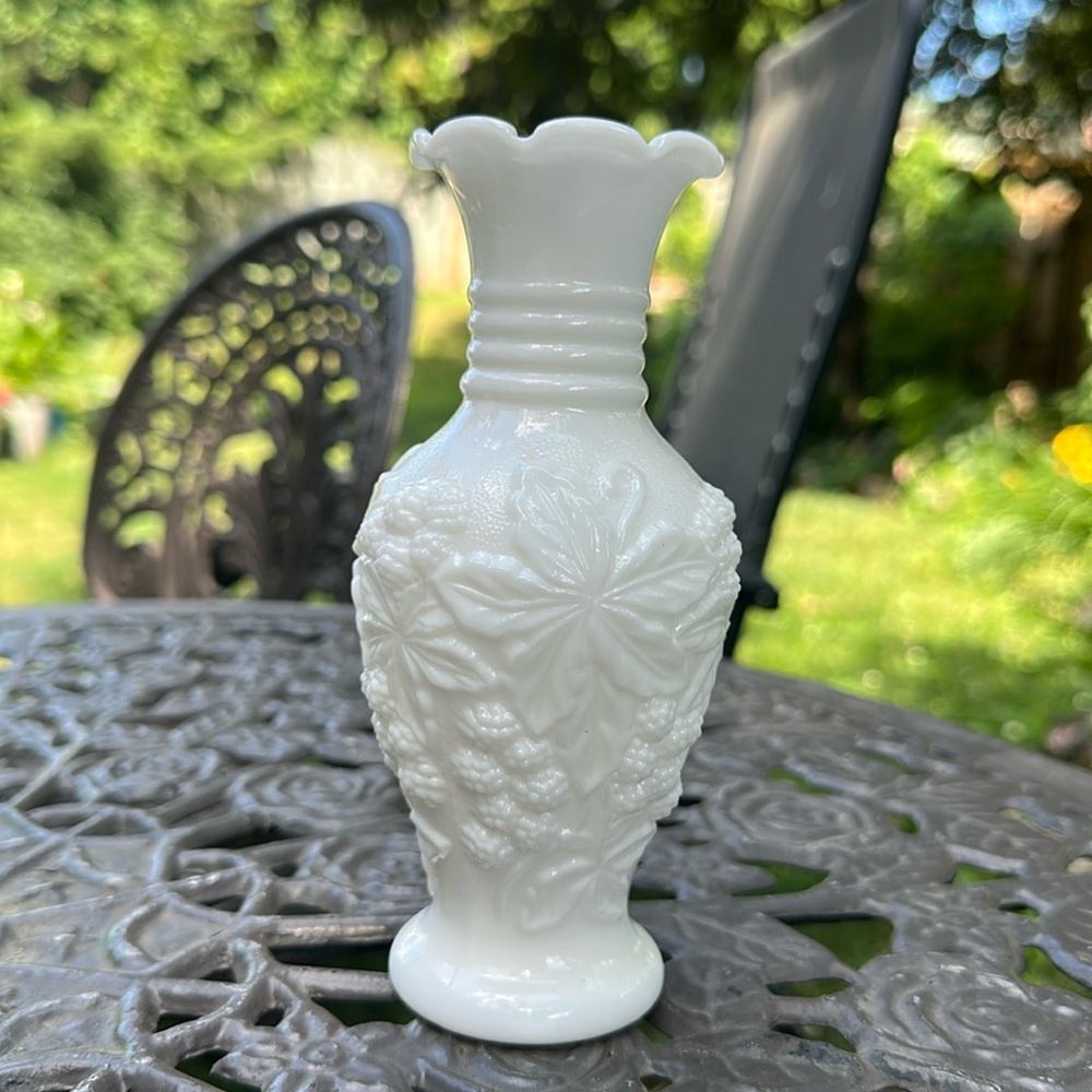 Vintage Imperial Glass Milk Glass Vase